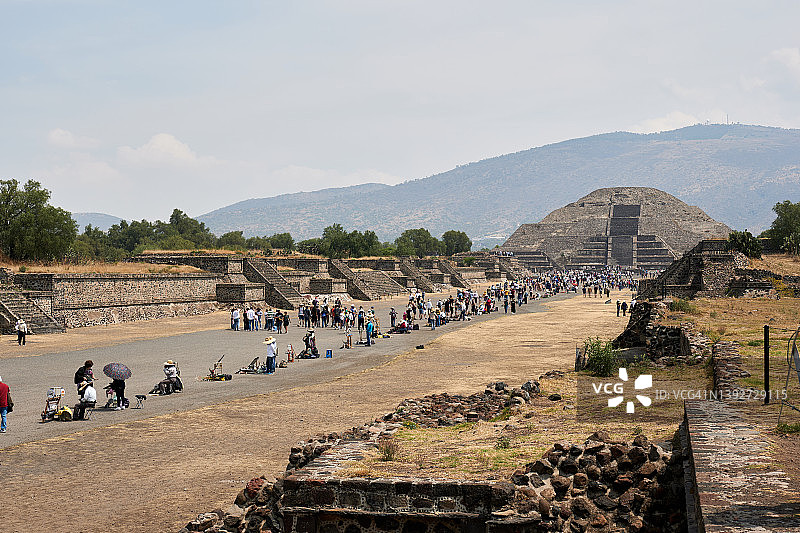 特奥蒂瓦坎月亮金字塔漫步图片素材