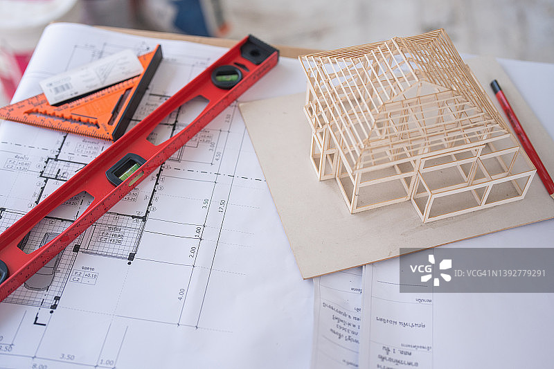 施工中房屋模型与蓝图图片素材