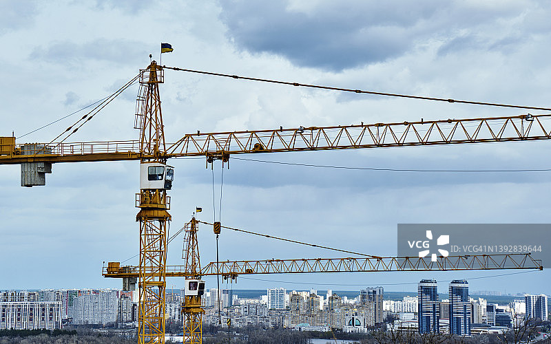 塔式起重机 - 动臂式回转起重机图片素材