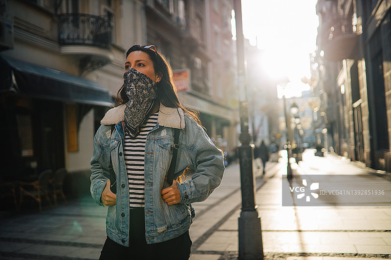 疫情后头巾面罩图片素材