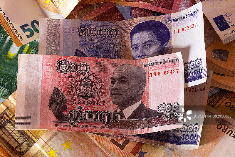 柬埔寨瑞尔和欧元纸币图片素材