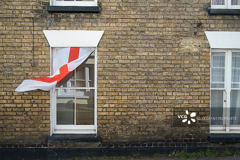 在风中飘扬的英国国旗图片素材