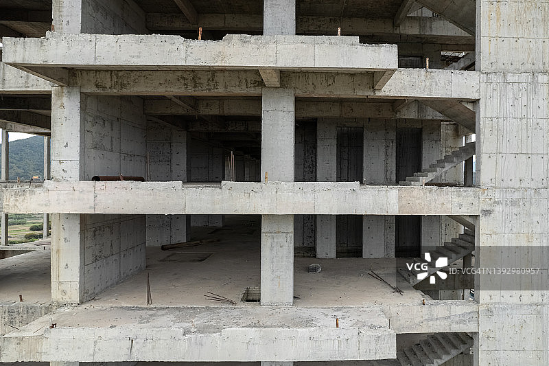 未完工的钢筋混凝土建筑楼层图片素材