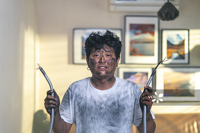 DIY电气线路的巨大故障图片素材