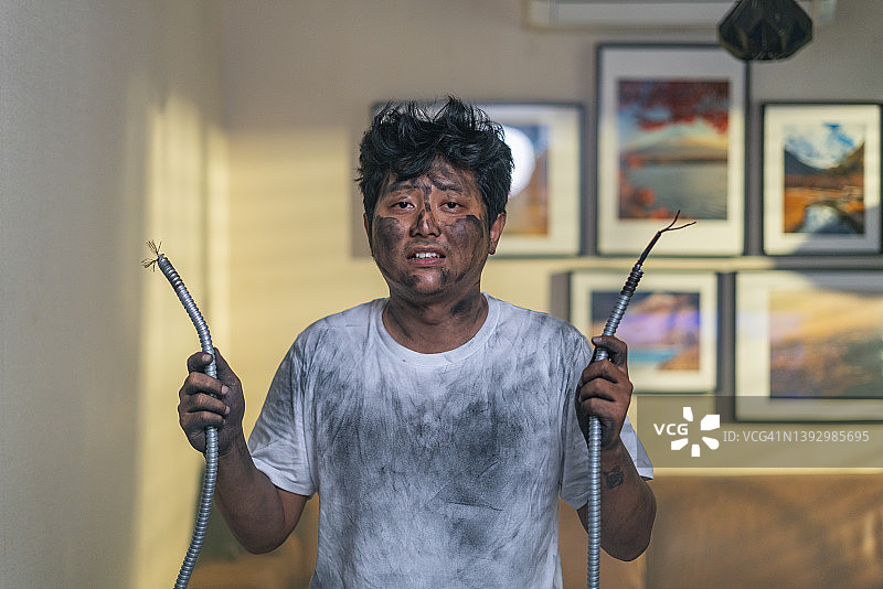 DIY电气线路的巨大故障图片素材