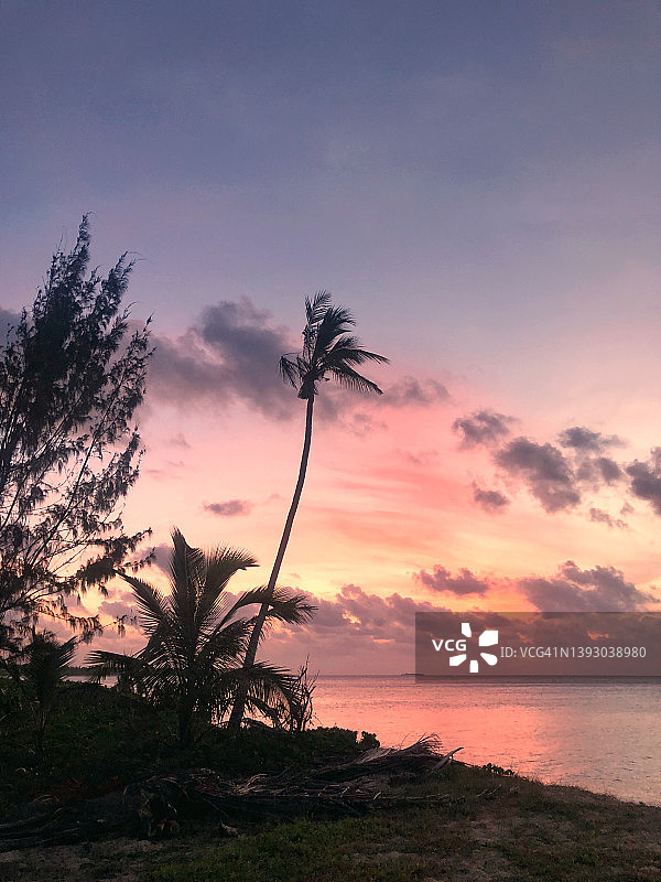 Uoleva海滩日落图片素材