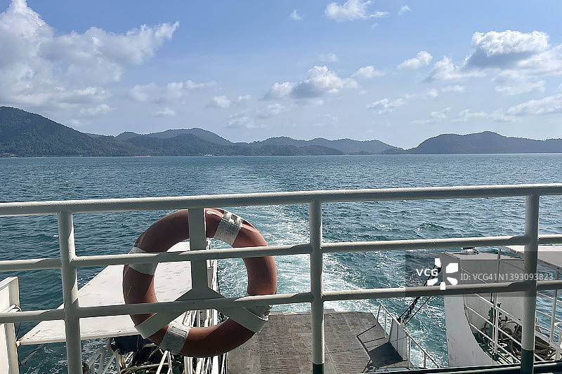 象岛风光 - 轮渡船尾视角图片素材