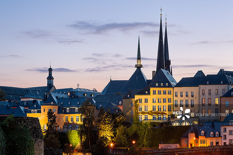 卢森堡市圣母大教堂，黄昏，卢森堡图片素材