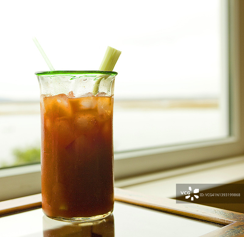 雾天海湾的血腥玛丽图片素材