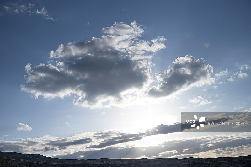 卡帕多奇亚代夫伦特峡谷上空的云彩图片素材