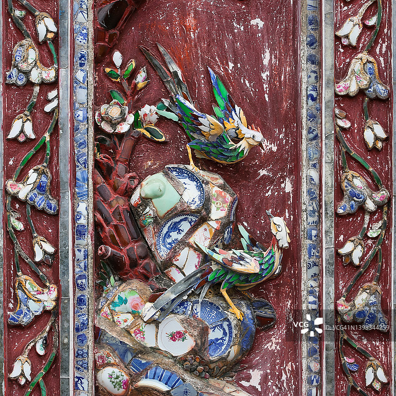 越南建筑中的墙壁雕刻装饰艺术图片素材