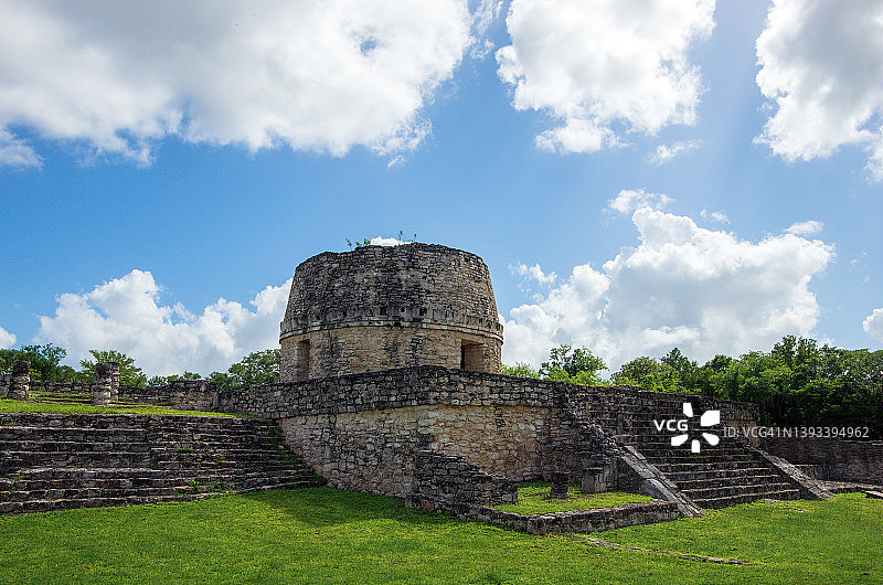 雷东多神庙[圆形神庙]，马亚潘，尤卡坦，墨西哥图片素材