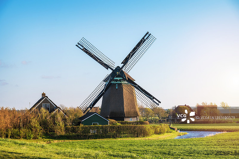大型荷兰风车照片图片素材
