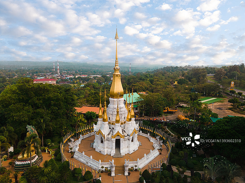 泰国乌汶叻差他尼府窟哈沙湾寺航拍景观图片素材