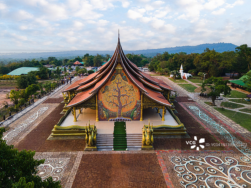 泰国乌汶叻差他尼府西林通寺航拍图片素材