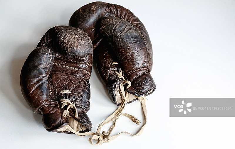 复古拳击手套体育记忆图片素材