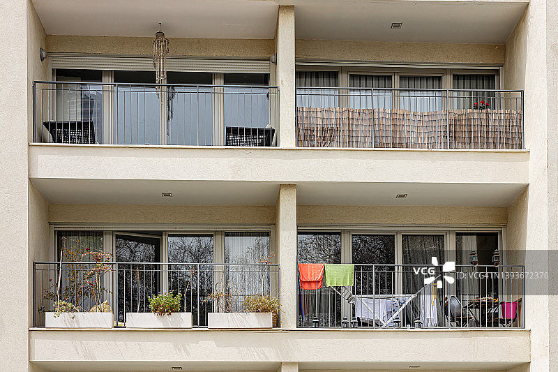 公寓楼阳台图片素材