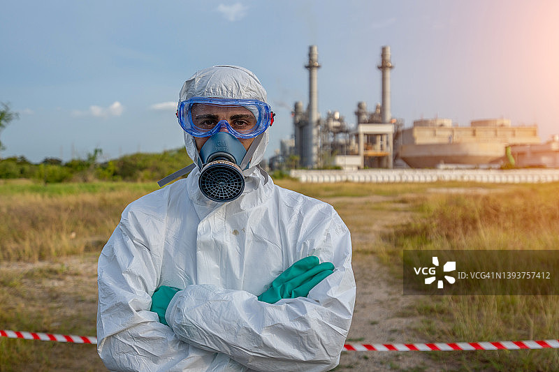 化工厂化学品泄漏应急处理图片素材