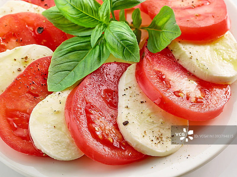 番茄和马苏里拉奶酪特写图片素材