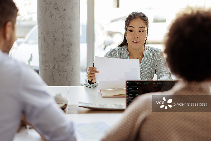 企业同事图片素材