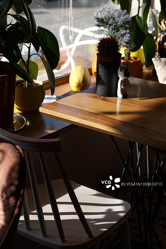 时尚咖啡桌特写照片图片素材