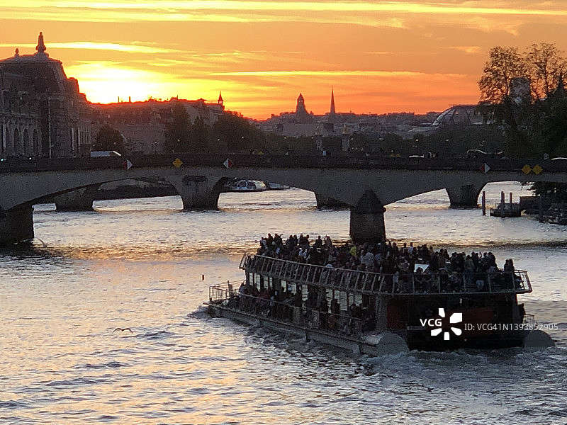 塞纳河日落图片素材