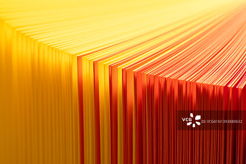 黄色和红色渐变纸页图片素材