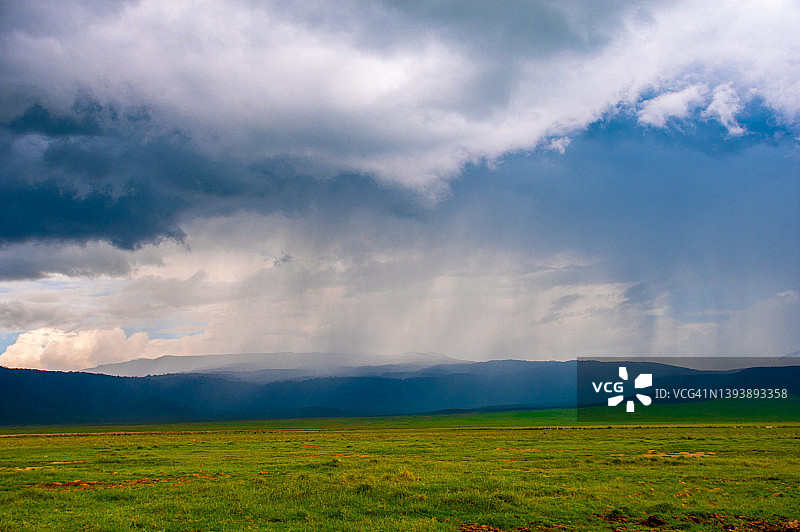 坦桑尼亚恩戈罗恩戈罗保护区草原平原图片素材
