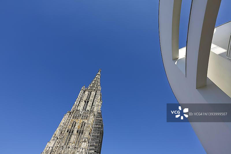 德国巴登-符腾堡州乌尔姆大教堂西塔图片素材