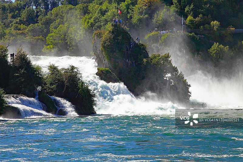 沙夫豪森的莱茵瀑布，沙夫豪森州，瑞士，德国诺伊豪森图片素材