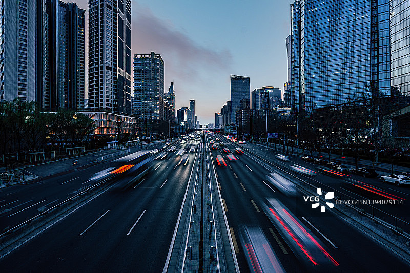 繁忙的交通的鸟瞰图图片素材