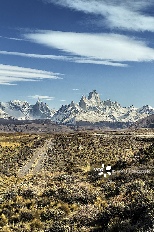 菲茨罗伊峰和托雷峰景色（阿根廷圣克鲁斯省巴塔哥尼亚）图片素材
