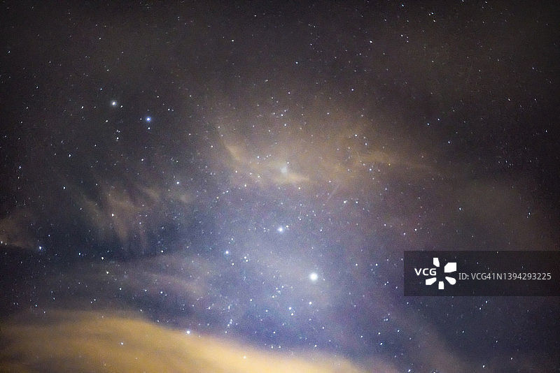 2022年春季晚上10:22在法国看到的星座图片素材