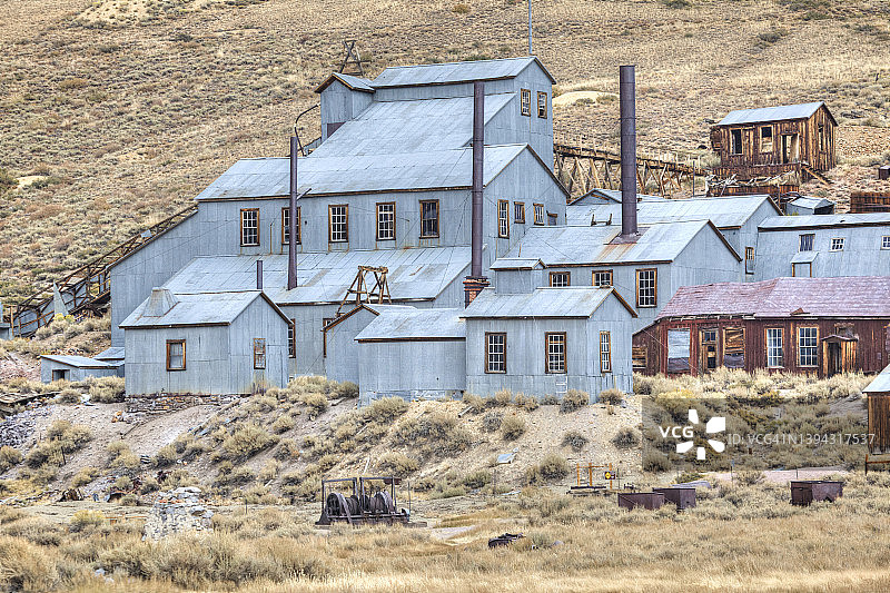 前矿业小镇的工业综合体图片素材