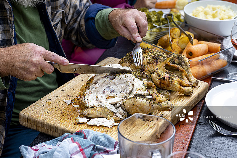 雕刻周日烤肉图片素材