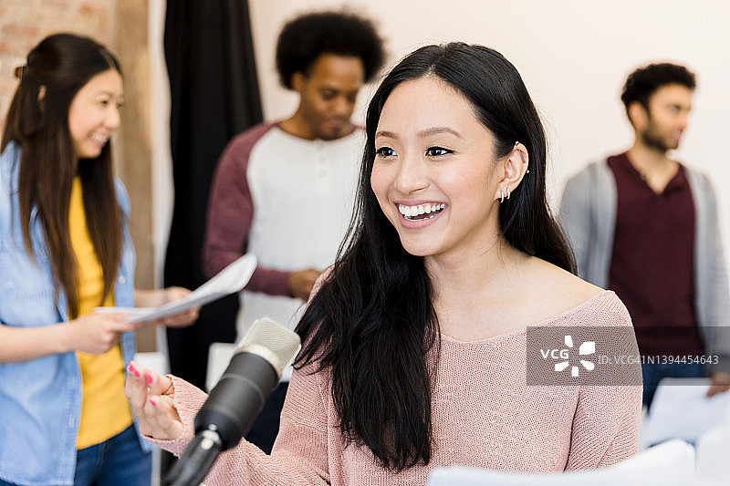 年轻女演员试镜角色图片素材