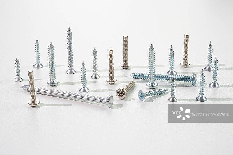 金属螺丝钉图片素材