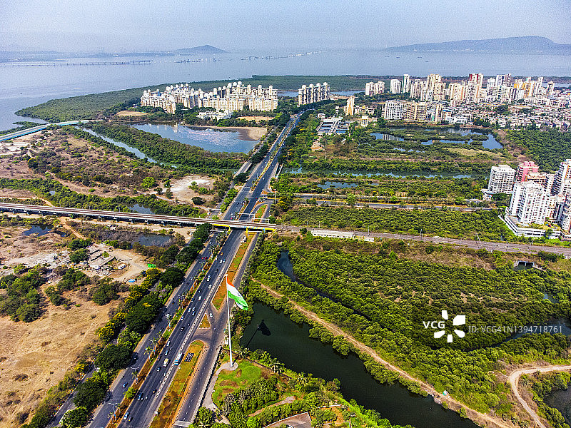 孟买新城天际线与阿拉伯海的航拍景观图片素材
