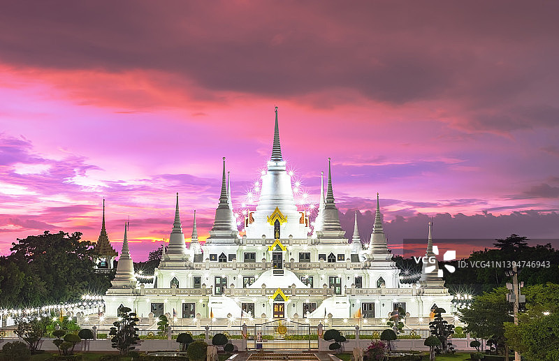 泰国北榄府阿索卡拉姆寺暮色图片素材