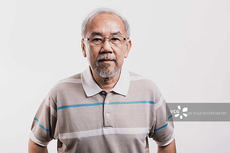 亚洲年长男人自信肖像图片素材