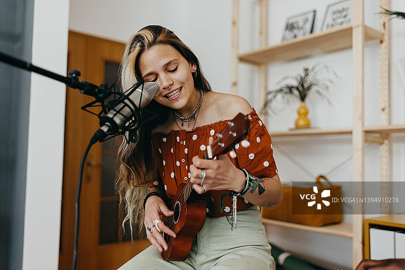 我最喜欢的歌曲图片素材