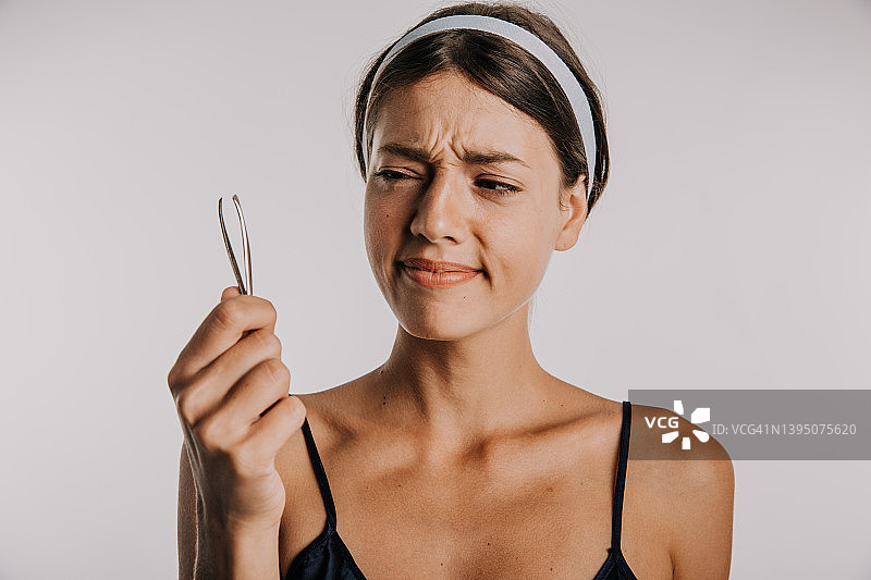 美丽是需要付出代价的图片素材