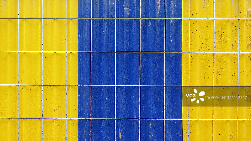 布鲁塞尔的金属塑料建筑围栏特写图片素材