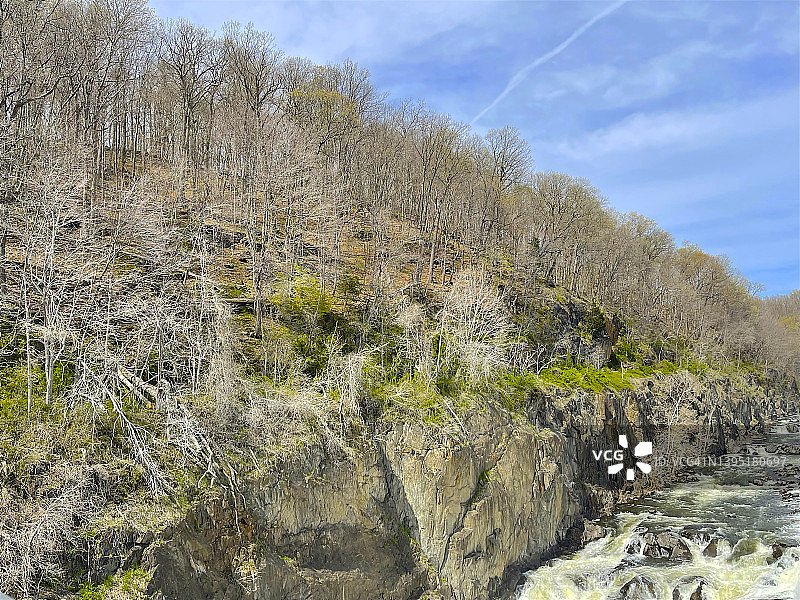 克罗顿-哈德逊的山坡、瀑布、溢洪道和水库图片素材