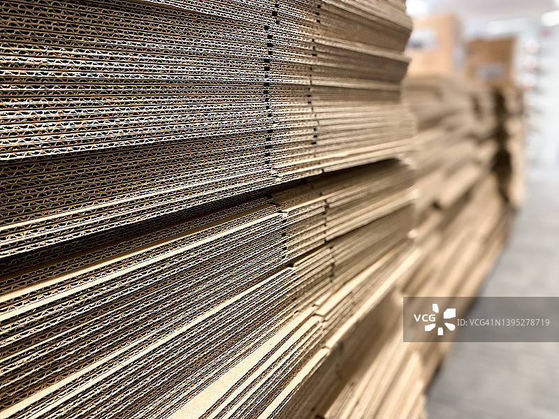 纸板箱堆叠的透视侧面照图片素材