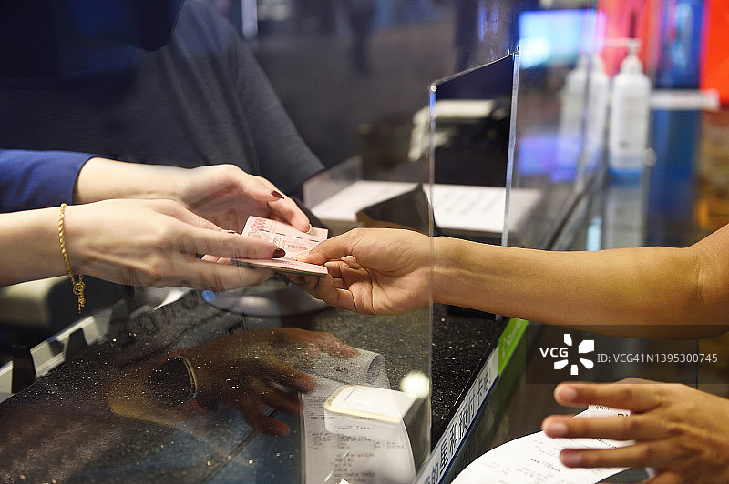 机场货币兑换交易图片素材