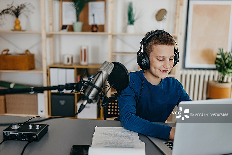 我关注我的听众图片素材