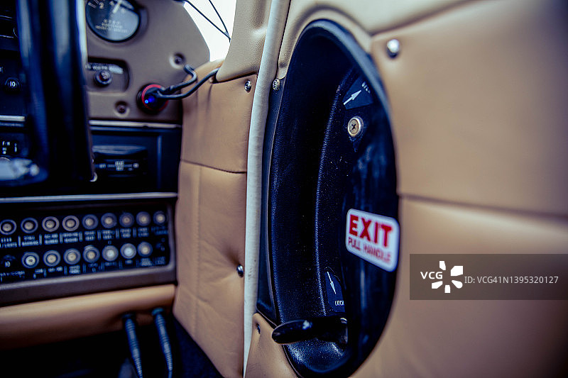 轻型飞机驾驶舱图片素材