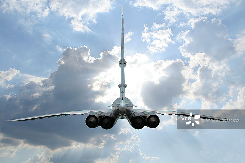 走进光芒图片素材