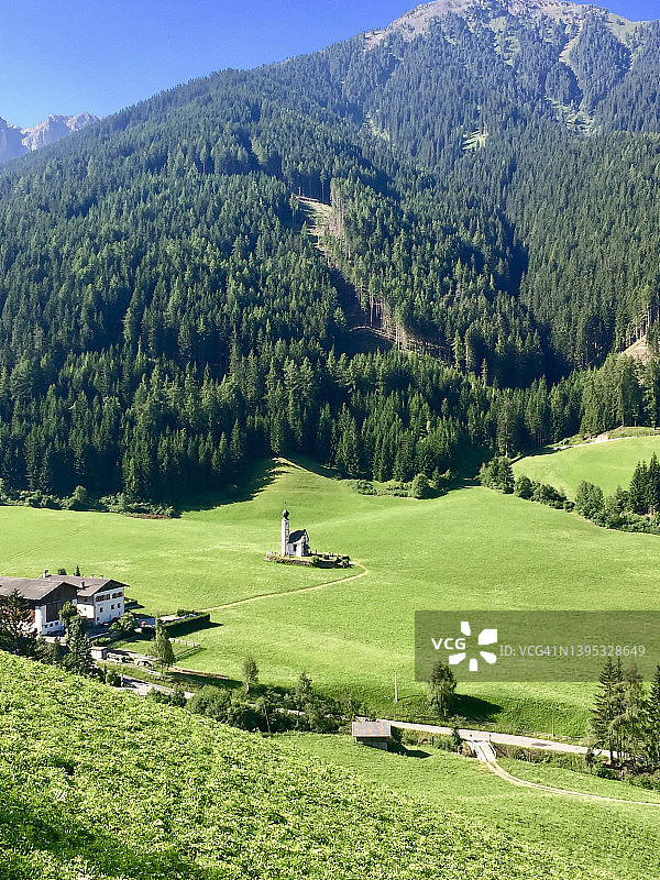 意大利多洛米蒂国家公园的迷人景色图片素材